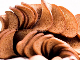 Снапсы с чесноком: Ресторанные гренки с чесноком