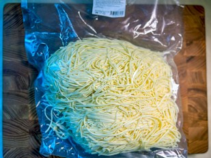 Весовой сыр со вкусом АДЖИКИ: Сырный продукт ФЕРМЕРСКИЙ паутинка белая