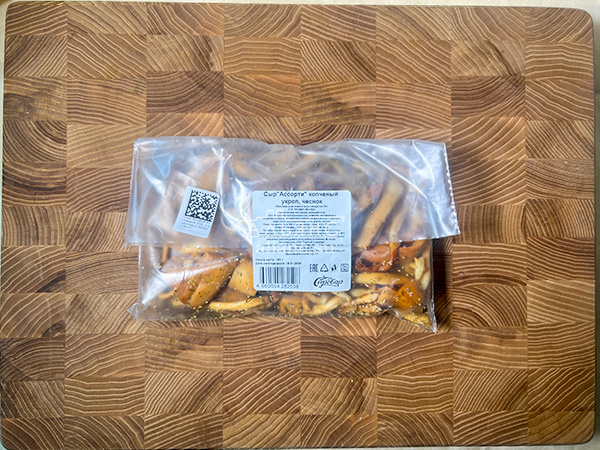 Сыр 150 гр ГОРНЫЙ СЫРОВАР (Ассорти копчёный с укропом и чесноком) в Оренбурге