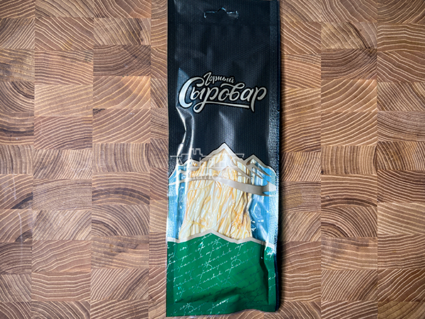 Сыр 60 гр ГОРНЫЙ СЫРОВАР (Паутинка копчёная) в Оренбурге